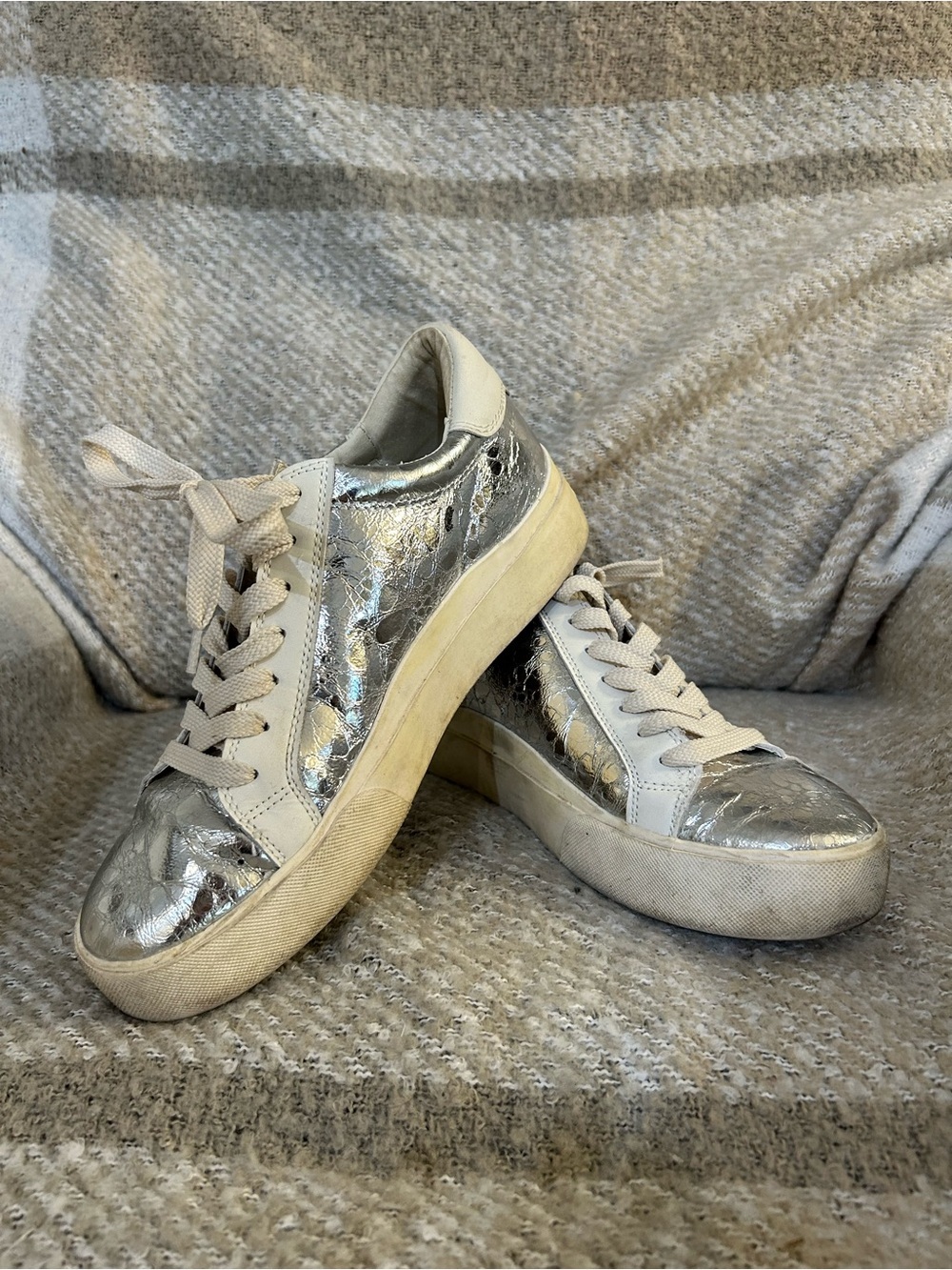 Dolce Vita Women's Metallic Silver Low-Top Lace-Up Sneakers EUC